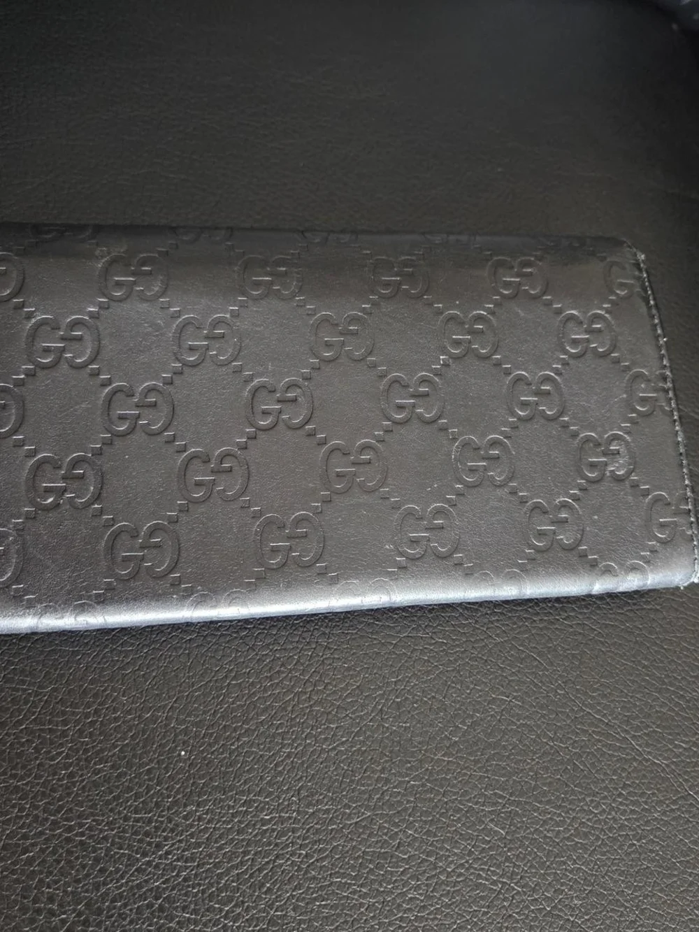 Gucci W/ COA Black Embossed GG Leather Wallet with Gold Plaque - Picture 8 of 8